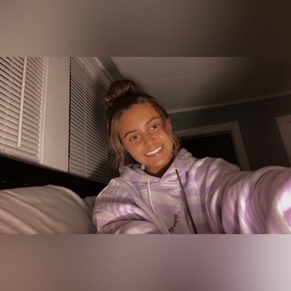 Meet your Posher, Makayla - Picture 3 of 5